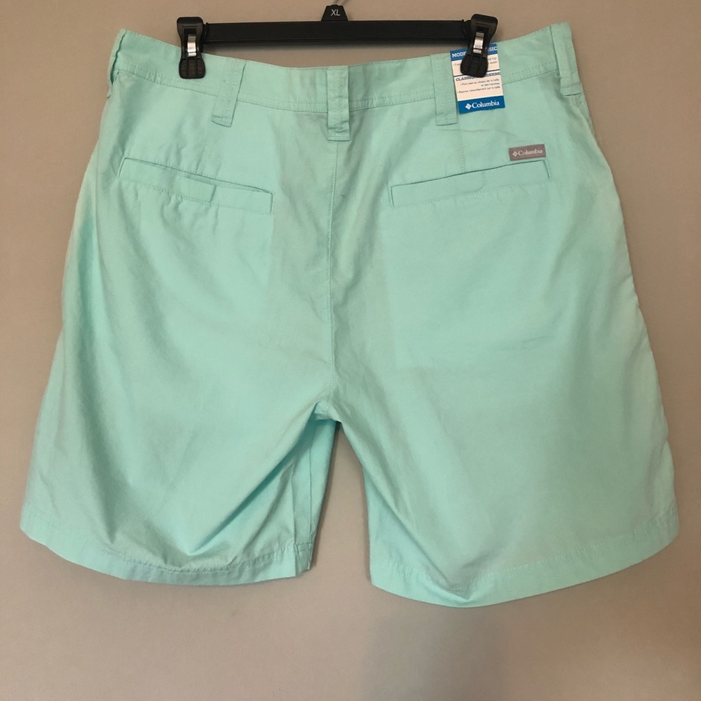 Men’s mint green/blue Columbia shorts